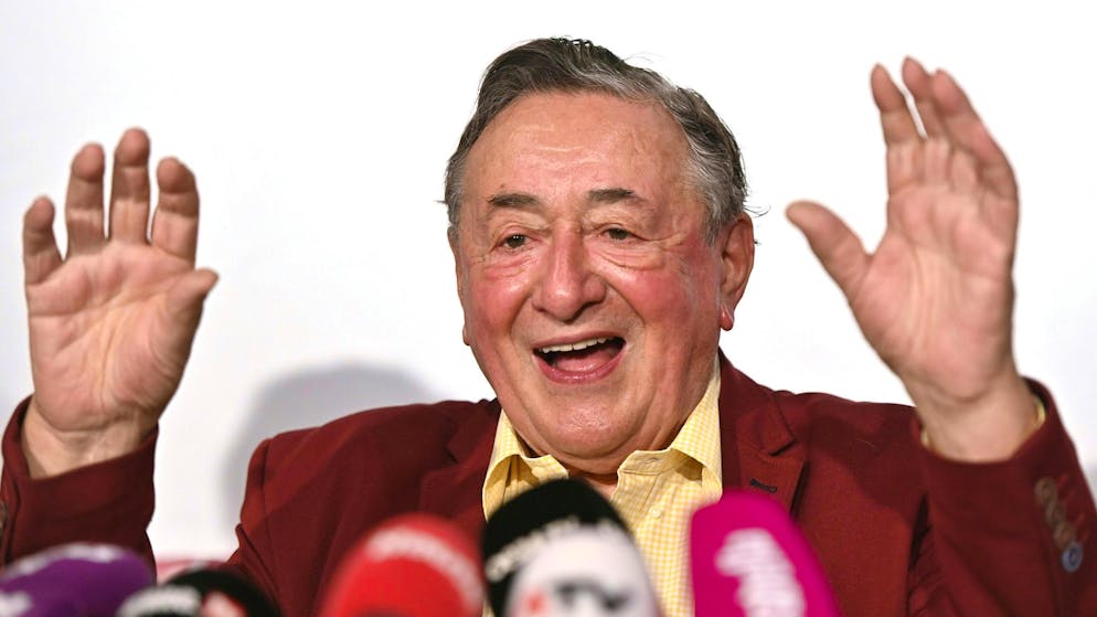 «Unterschiedliche Charaktere». Richard Lugner und Partnerin Simone trennen sich kurz nach Verlobung