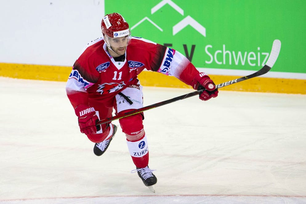 Lausanne's center Guillaume Maillard skates, during the Swiss Ice Hockey Cup quarter final game between Geneve-Servette HC and HC Lausanne, at the ice stadium Les Vernets, in Geneva, Switzerland, Tuesday, December 1, 2020. (KEYSTONE/Salvatore Di Nolfi)