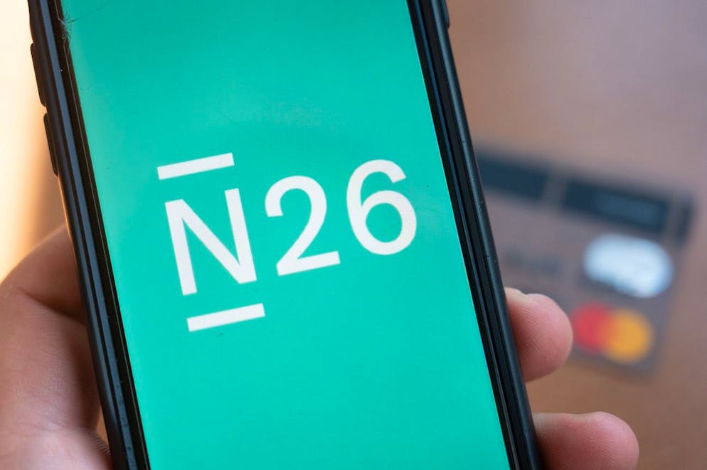 ILLUSTRATION - 29.09.2021, Berlin: Das Logo der Smartphone-Bank N26 ist auf der App der Bank zu sehen. Die N26- Bank zahlt eine Millionenstrafe wegen mangelhafter Geldwäsche-Bekämpfung. Der Berliner Smartphone-Bank war vorgeworfen worden, Verdachtsfällen nicht entschieden genug nachgegangen zu sein. Foto: Christophe Gateau/dpa +++ dpa-Bildfunk +++ (KEYSTONE/DPA/Christophe Gateau)