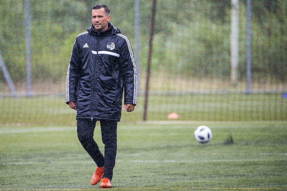 Der momentane Assistenztrainer Michel Renggli, U21 Trainer des FCL, waehrend dem 1. Training des FC Luzern am Mittwoch, 13. Juni 2018, in Luzern. (KEYSTONE/Alexandra Wey)..