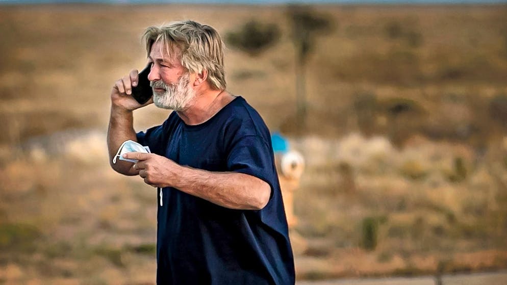 Tödlicher Unfall am Filmset. Regieassistent räumt Fehler bei Waffen-Check ein