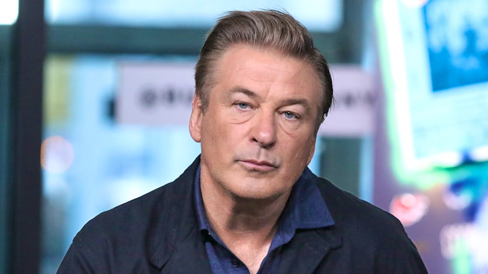 Der Schauspieler Alec Baldwin ist Medienberichten zufolge bereits mehrfach von der Polizei befragt worden.