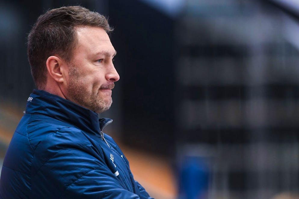Laker's Head Coach Jeff Tomlinson, during the preliminary round game of National League A (NLA) Swiss Championship 2020/21 between HC Lugano and SC Rapperswil-Jona Lakers at the ice stadium Corner Arena in Lugano, Switzerland, Sunday, January, 24, 2021. (Keystone/Ti-Press/Alessandro Crinari).