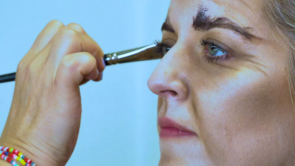 Make-up for Halloween. How to transform yourself into a spooky witch