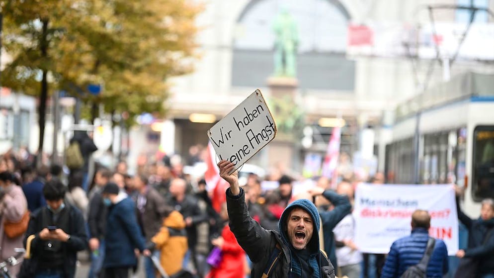 Ancora proteste contro le misure anti-Covid a Zurigo.