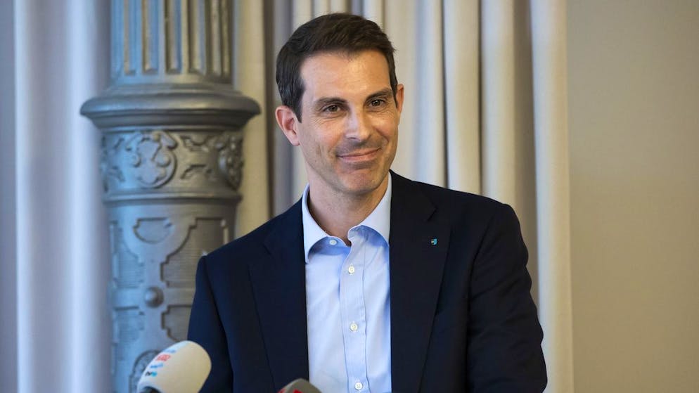 Staenderat Thierry Burkart gibt waehrend einer Medienkonferenz die Kandidatur fuer das Praesidium der FDP Schweiz bekannt, am Montag, 16. August 2021 in Bern. (KEYSTONE/Peter Klaunzer)