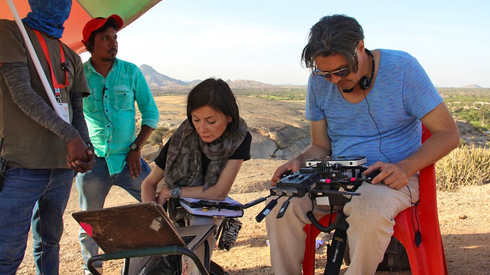 «Ich bin nicht Woody Allen, der alle Geschichten und Charaktere erfindet und daraus einen Film realisieren kann. Bei mir funktioniert es eher so, dass ich eine Geschichte entdecke, die mich anspricht»: Michael Steiner auf dem Filmset von «Und morgen seid ihr tot».