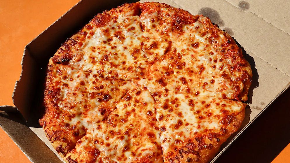 L'aumento dei prezzi ha colpito il settore in ogni componente, dal formaggio ai tovaglioli.