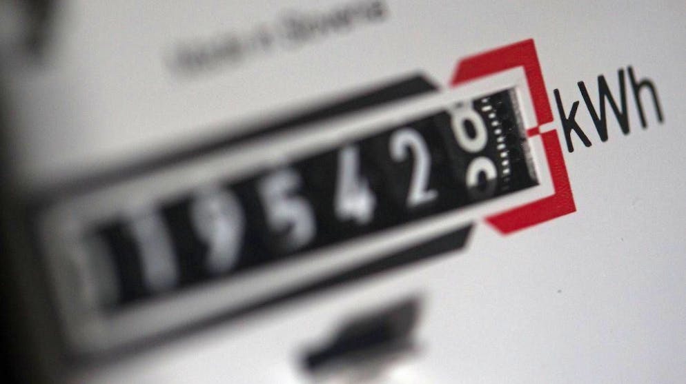 Il costo totale del chilowattora è dato dalla somma di 7 voci e in particolare da quello dell'energia e della rete