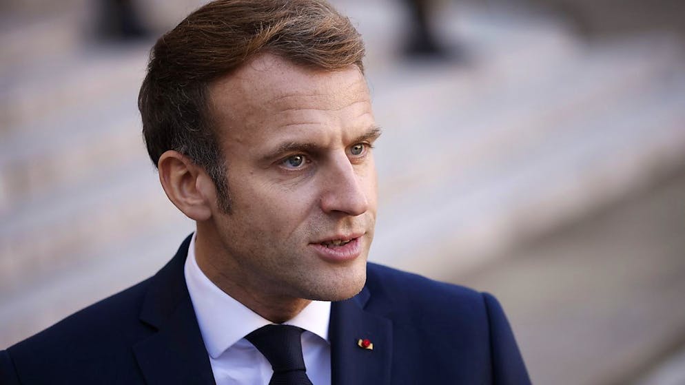"Dal 15 dicembre la validità del green pass per chi ha più di 65 anni sarà condizionata al terzo richiamo del vaccino contro il Covid", ha annunciato stasera il presidente francese, Emmanuel Macron