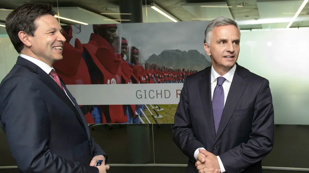 Christian Dussey (links) mit seinem damaligen Chef, dem Ex-Aussenminister Didier Burkhalter im Jahr 2015.
