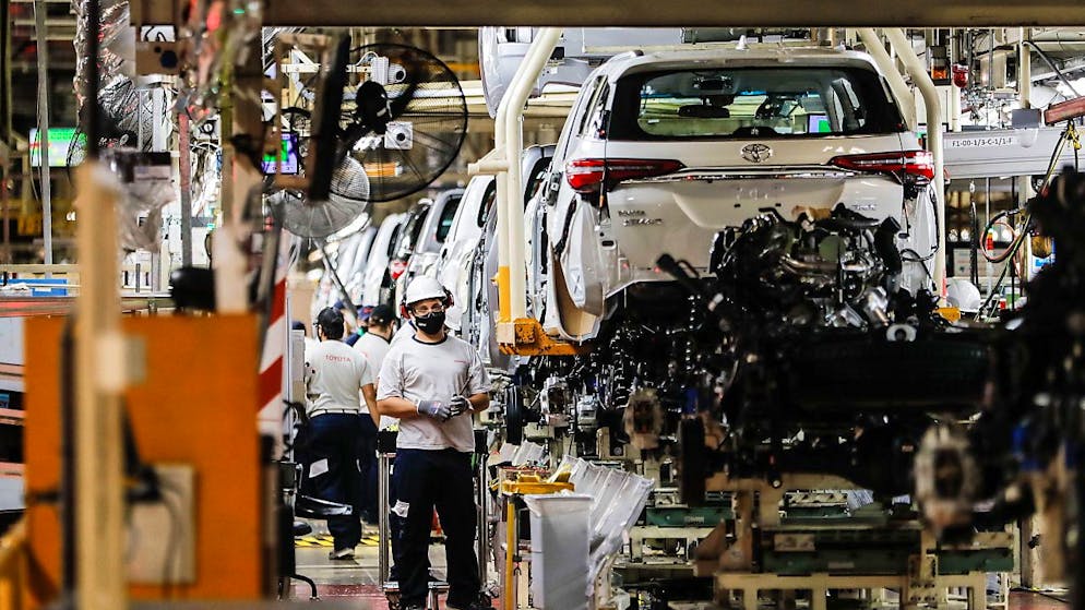 I problemi di approvvigionamento dei componenti hanno avuto un forte impatto sull'industria automobilistica.