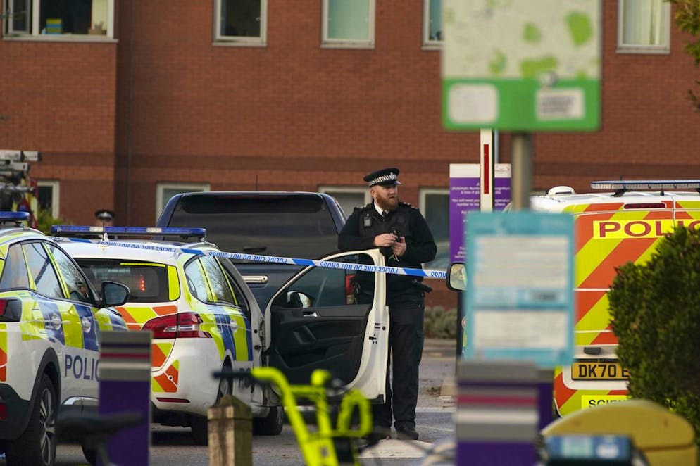 Polizisten in Liverpool: Drei Männer wurden wegen Terrorismusverdachts festgenommen.