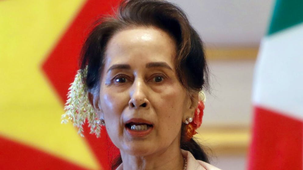 L'ex leader birmana Aung San Suu Kyi sarà incriminata per "frodi elettorali".