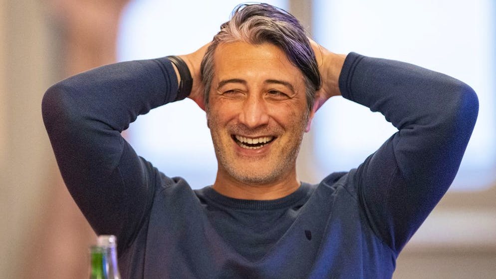 Der Schweizer Fussball Nationaltrainer Murat Yakin anlaesslich eines Mediengespraechs im Hotel Schweizerhof, am Dienstag, 16. November 2021, in Luzern. Die Nationalmannschaft hat sich mit einem 4:0-Siegen gegen Bulgarien fuer die WM 2022 in Katar qualifiziert. (KEYSTONE/Urs Flueeler)