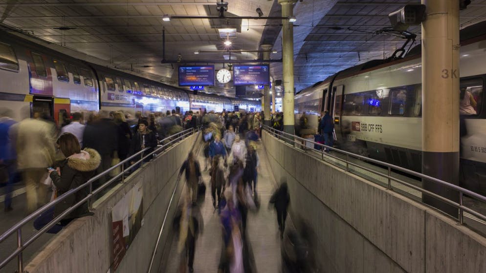 Con il telelavoro e l'invecchiamento della popolazione il traffico dei pendolari diminuirà. Nella foto la stazione di Berna.