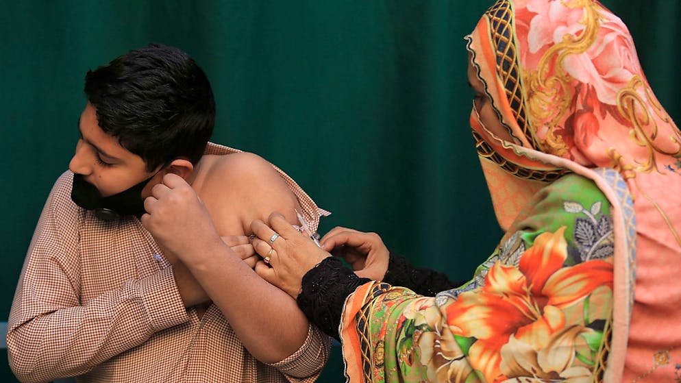 Vaccinazione di un bambino in Pakistan