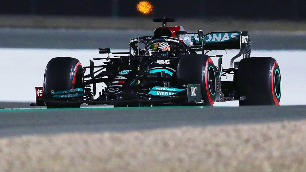 Lewis Hamilton startet aus der Pole-Position zum ersten Grand Prix von Katar.
