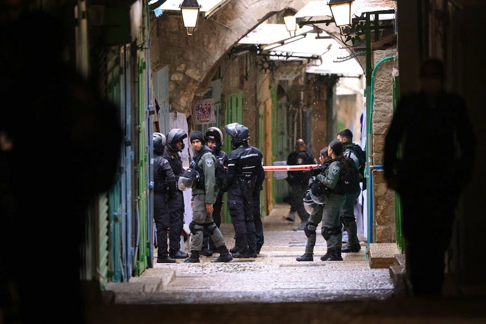 Nelle strade della Veccia Gerusalemme si è consumato un altro attentato.