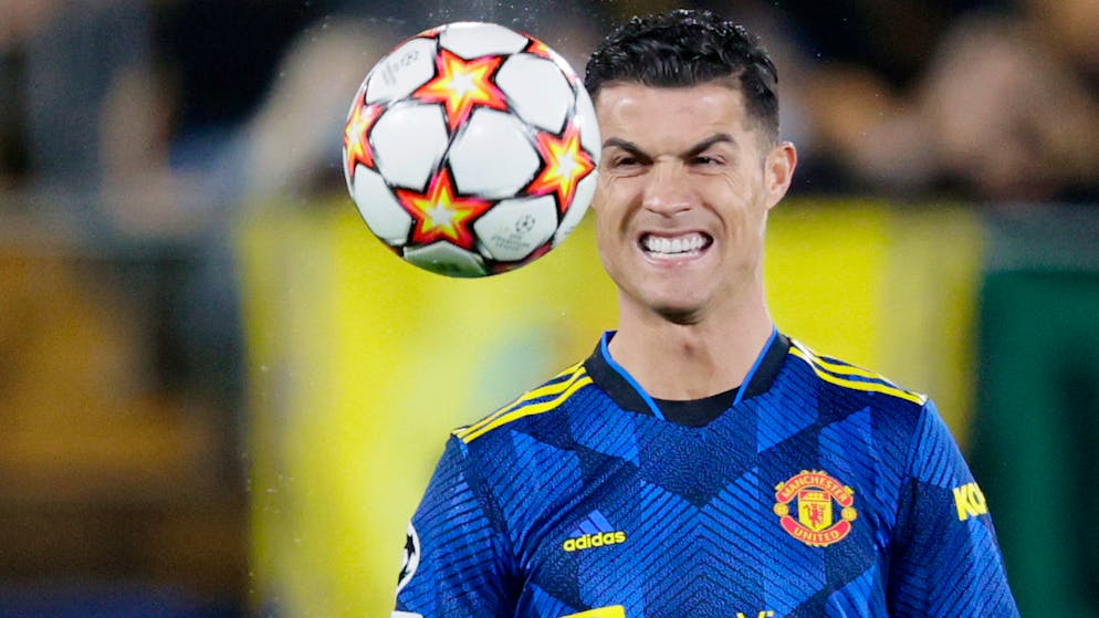 CASTELLON, SPAIN - NOVEMBER 23: Cristiano Ronaldo of Manchester United during the UEFA Champions League match between Villarreal v Manchester United at the Estadio de la Ceramica on November 23, 2021 in Castellon Spain (Photo by David S. Bustamante/Soccrates/Getty Images)