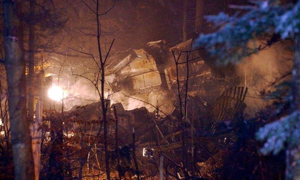 Il tempo quel giorno è pessimo: la visibilità è solo intorno ai 3500 metri al suolo. Un po' di neve sta piovendo da vari strati di nuvole. Il più basso di essi si libra a soli 180 metri.
