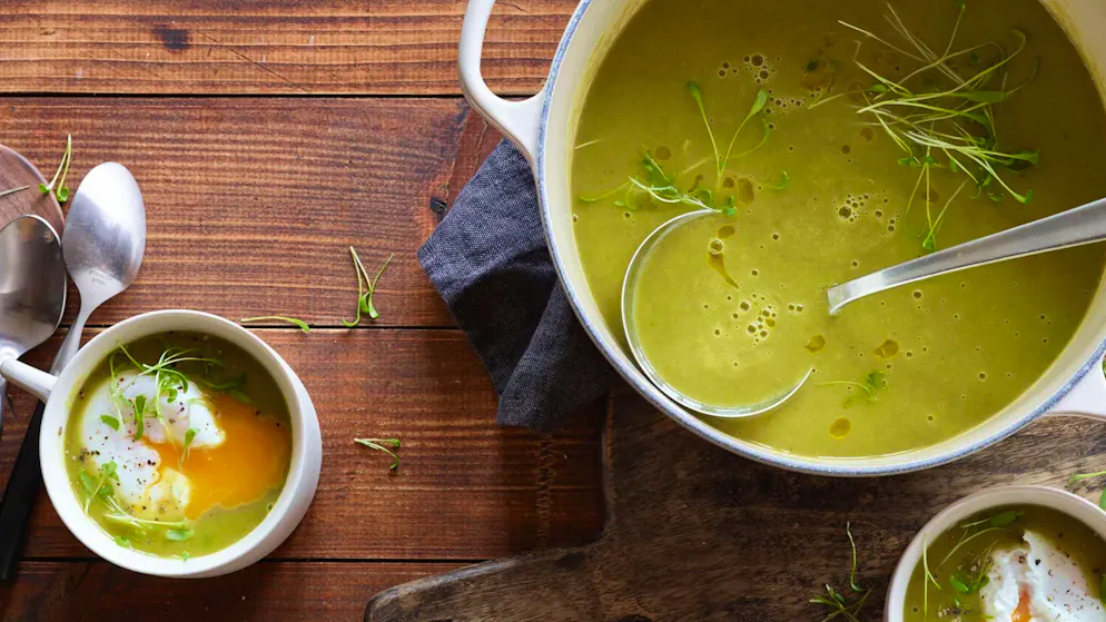 Wochenend-Rezept. Schön würzig – Lauchcremesuppe mit pochiertem Ei