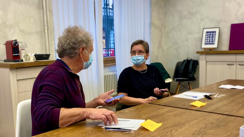 Durante il corso, Fredy e Marianne si confrontano sulle loro esperienze.
