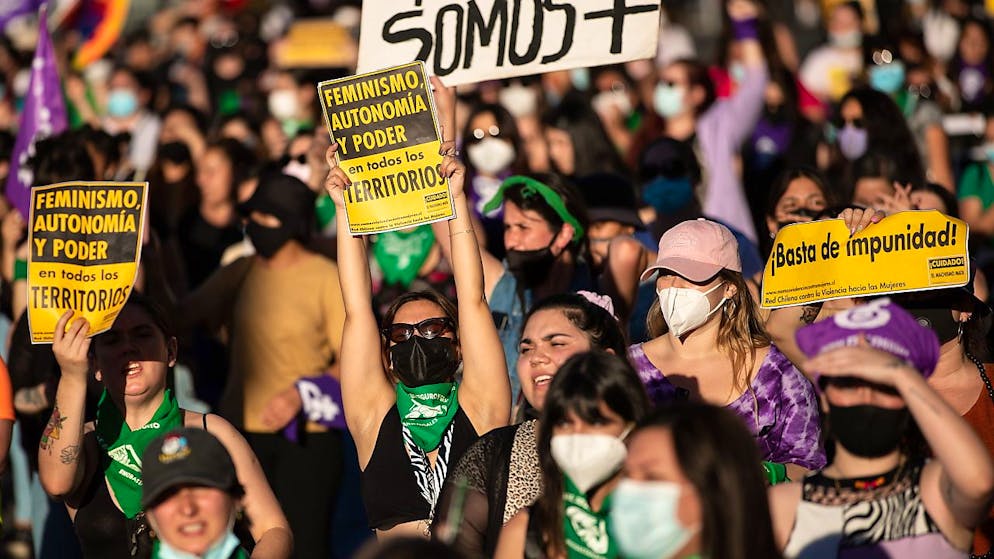 «Il manque celles qui ont été assassinées». Le monde s'élève contre les violences faites aux femmes