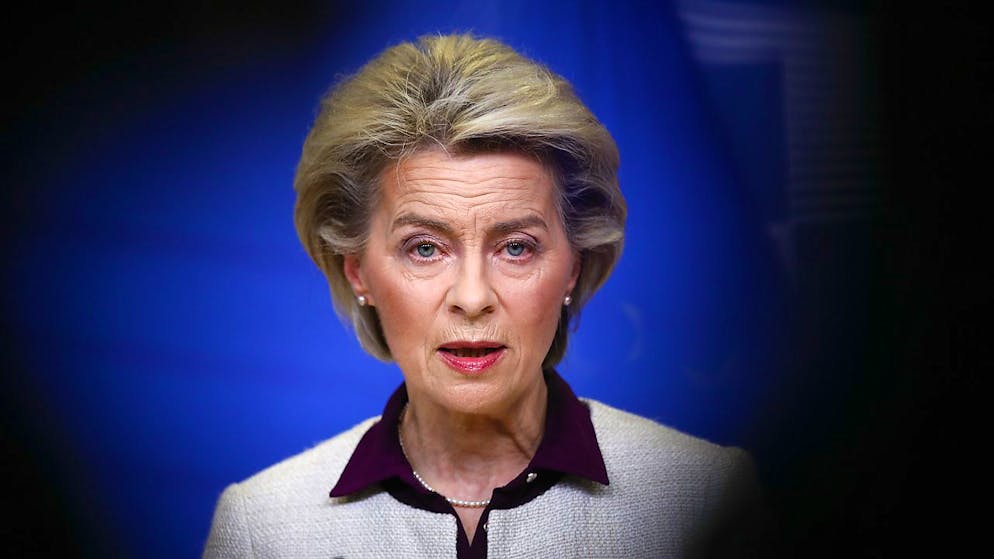 la presidente della Commissione Ue, Ursula von der Leyen, ammette: Omicron fa paura.