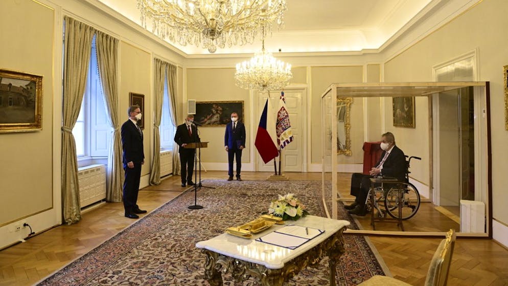 Il presidente Milos Zeman ha nominato Petr Fiala nuovo premier in una cerimonia nella residenza presidenziale di Lany.