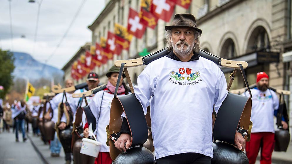 Mentre gli oppositori alla Legge COVID-19 si sono fatti sentire nelle strade, la maggioranza silenziosa ha fatto sentire la sua voce alle urne, secondo la stampa (foto d'archivio)