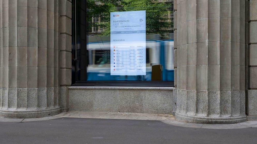 La borsa svizzera riprende un po' dopo il crollo di venerdì (archivio)