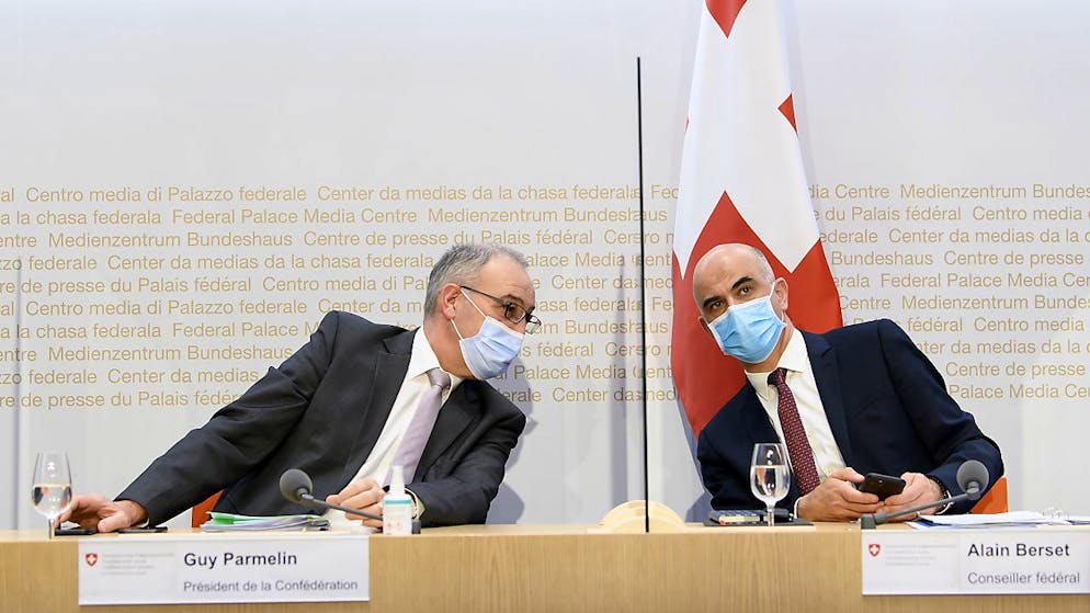 I consiglieri federali Guy Parmelin e Alain Berset