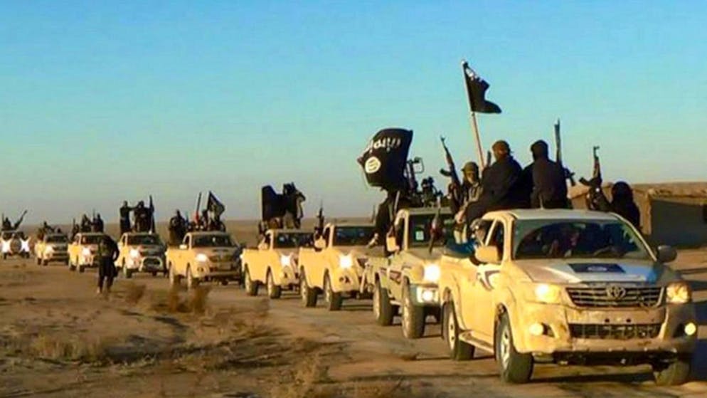 Il tribunale di Francoforte ha condannato all'ergastolo un militante dell'Isis per aver procurato la morte per disidratazione di una bambina yazida di 5 anni, comprata come schiava, tenendola incatenata sotto il sole in castigo per ore a Falluja, in Iraq nel 2015.