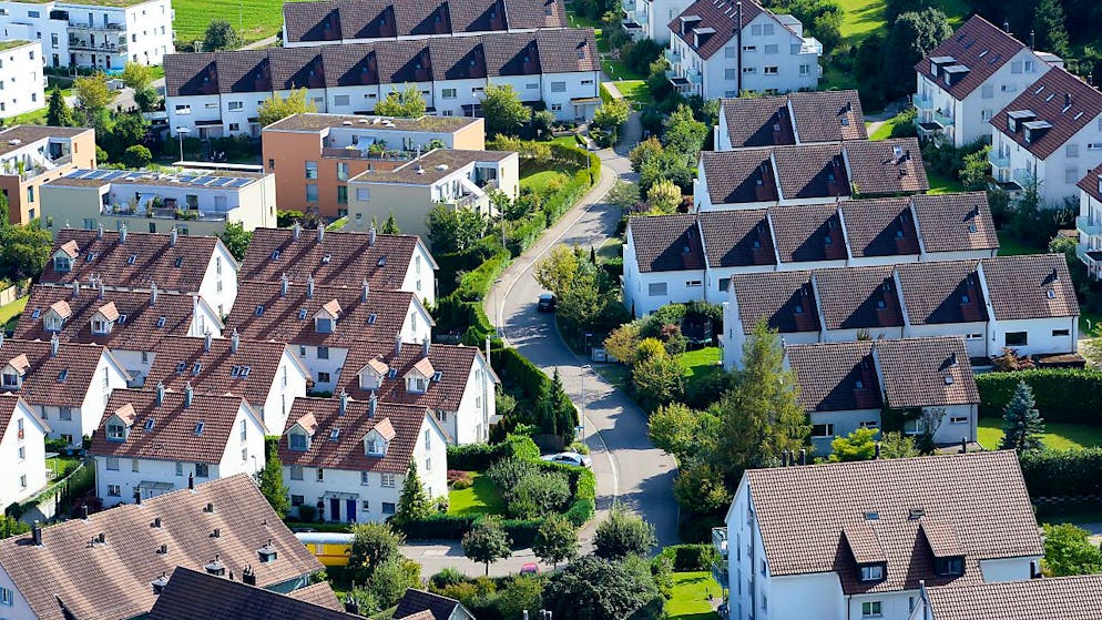 Lavorare sodo per potersi comprare la casa? Oggi non è più possibile per chi ha un reddito normale.