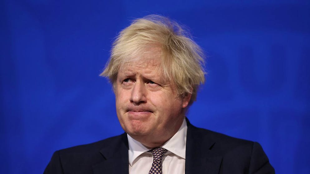 Il premier britannico Boris Johnson ha difeso la decisione di reintrodurre la mascherina.