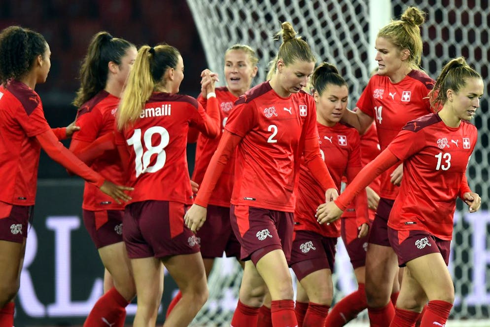 Swiss players celebrates after the fgirst goal during the FIFA Women's World Cup 2023 qualifying round group G soccer match between Switzerland and Romania at the Stadion Letzigrund in Zurich, Switzerland, on Friday, October 22, 2021. (KEYSTONE/Walter Bieri)