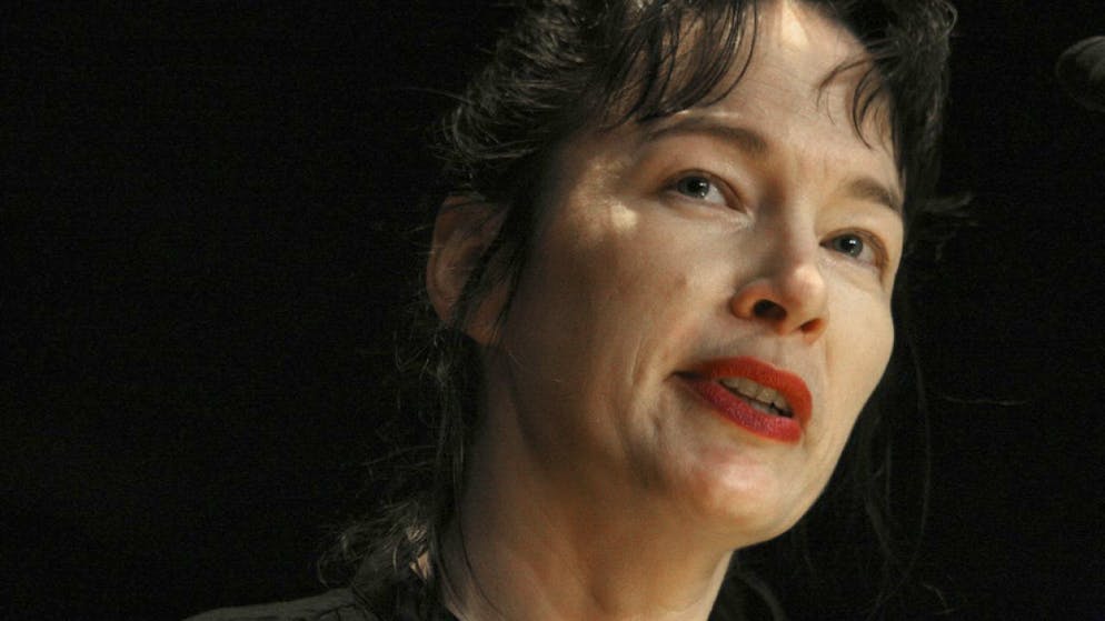 La scrittrice Alice Sebold fu stuprata a 18 anni.