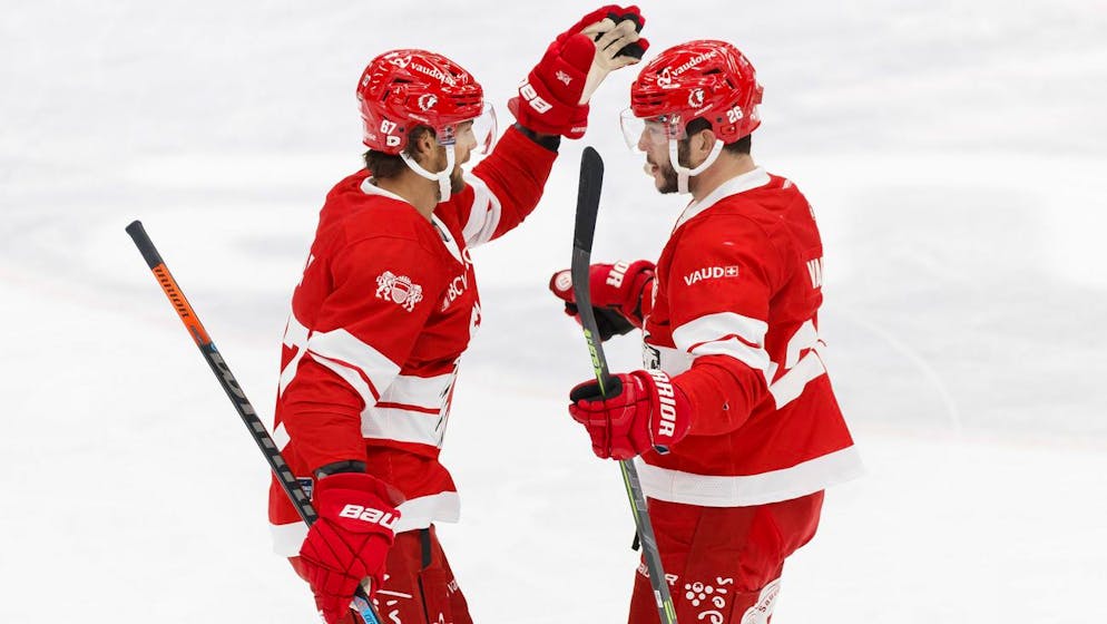 L'attaquant tchèque de Lausanne Michael Frolik (à gauche) reste suspendu pour un match.