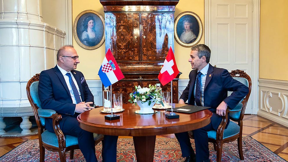 Un recente incontro a Berna tra il capo della diplomazia svizzera, Ignazio Cassis, e il suo omologo croato Gordan Grlic Radman (sin.).