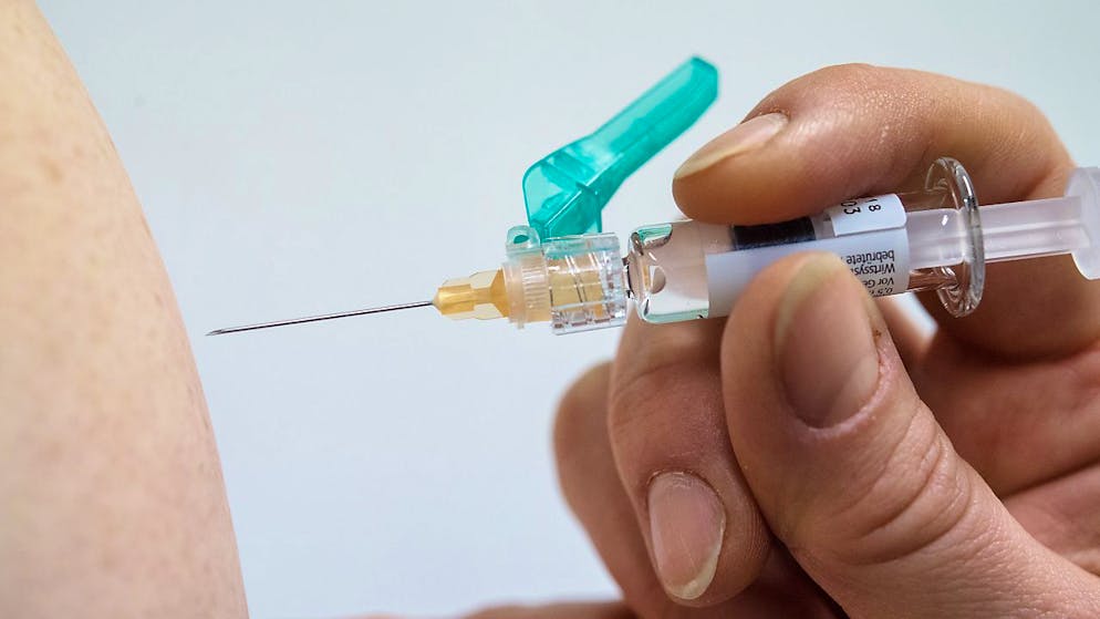 "La vaccinazione influenzale sembra in grado di ridurre del 14% il rischio di infezione da Sars-CoV-2: lo suggerisce la metanalisi di studi osservazionali che hanno coinvolto Italia, Spagna, Israele e Stati Uniti pubblicata su Vaccines.