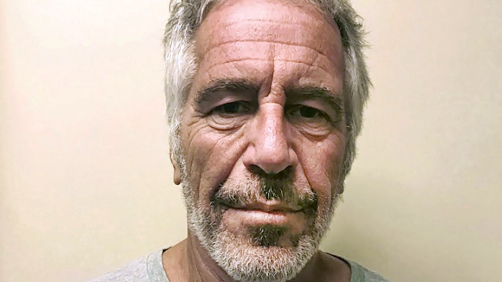 Nel corso del processo a Ghislaine Maxwell è emerso che il miliardario Jeffrey Epstein avrebbe visitato la Casa Bianca in numerose occasioni quando Bill Clinton era presidente.