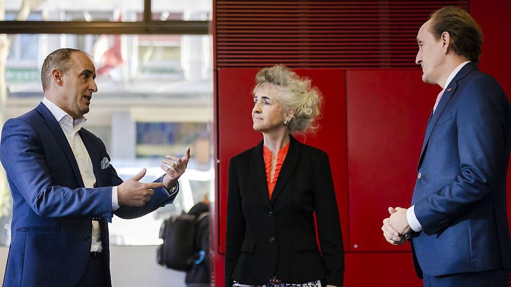 Da sinistra il direttore dell'aeroporto di Zurigo Stephan Widrig, la consigliera di Stato Carmen Walker Späh e il CEO di Swiss Dieter Vranckx.