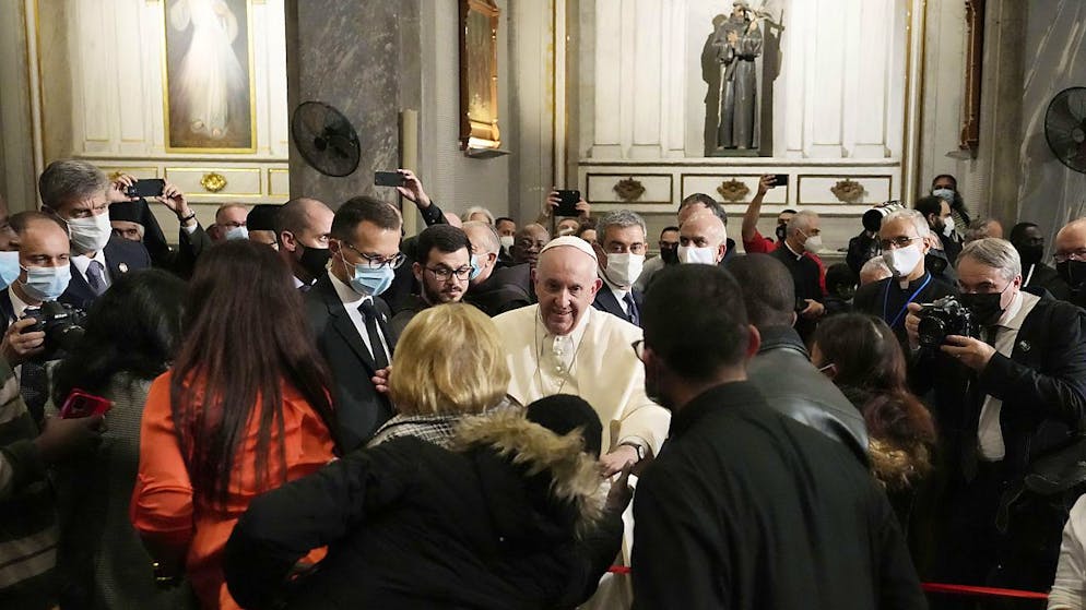 Le pape François a célébré une messe devant des milliers de fidèles et fort d'un important dispositif de sécurité.