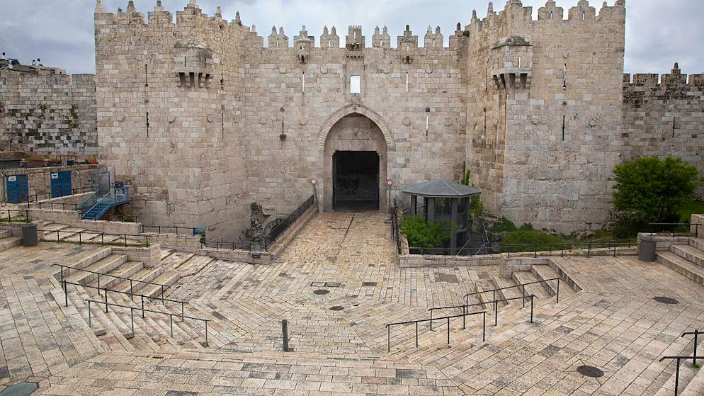La porte de Damas, qui donne accès à Jérusalem-Est occupé illégalement par Israël depuis 1967.
