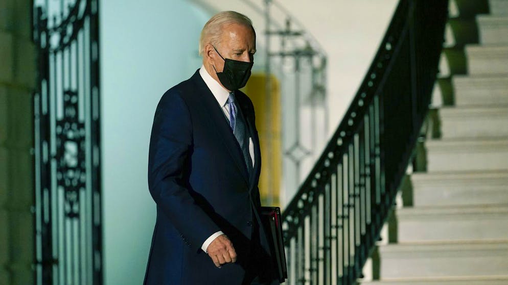 President Joe Biden prepares to leave for Camp David on Friday, December 3, 2021, in Marine One, a city south of the White House in Washington.  (AP Photo / Susan Walsh)