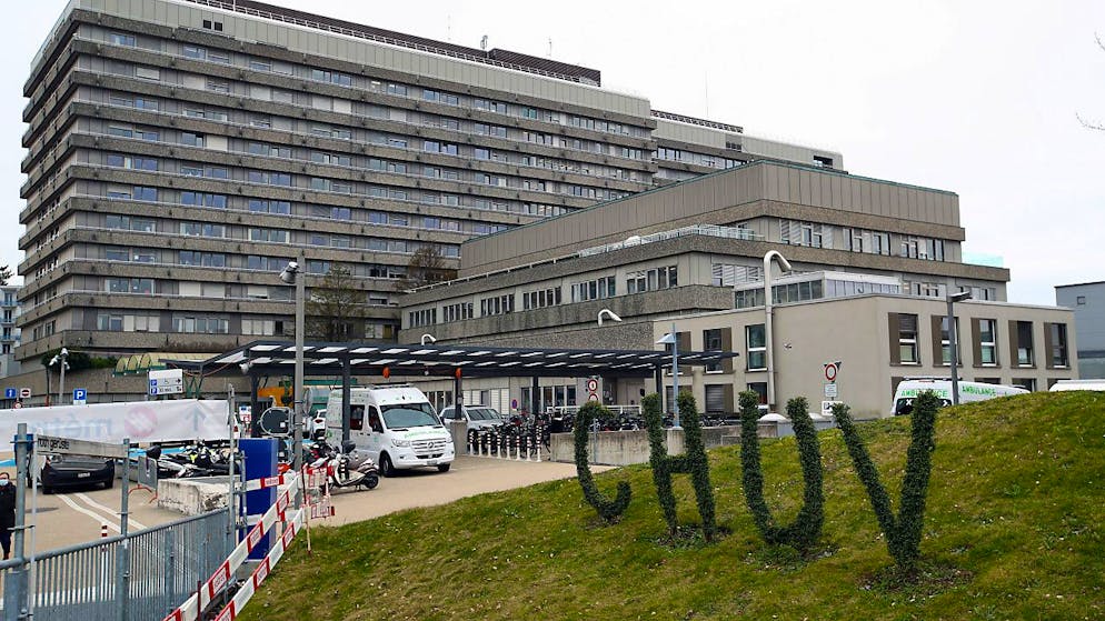 Le CHUV a commencé à transférer des patients dans d'autres hôpitaux et cliniques (archives).