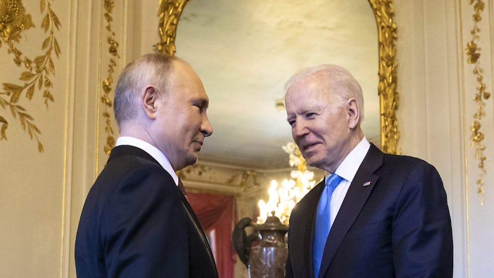 Crescono le tensioni sulla situazione in Ucraina e gli scambi di accuse fra Russia e Stati Uniti. Nell'immagine: il presidente russo Vladimir Putin e quello americano Joe Biden durante l'incontro della scorsa estate a Ginevra.