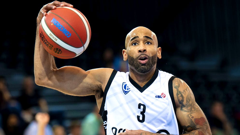 Kwamain Mitchell et Fribourg Olympic ne sont plus leaders de LNA.