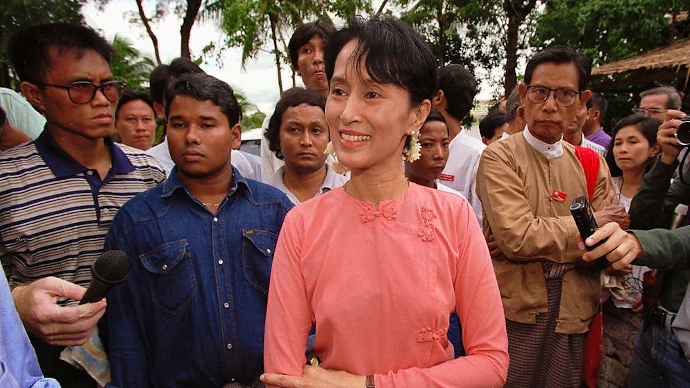 Aung San Suu Kyi condannata a quattro anni, anzi a due (foto d'archivio)